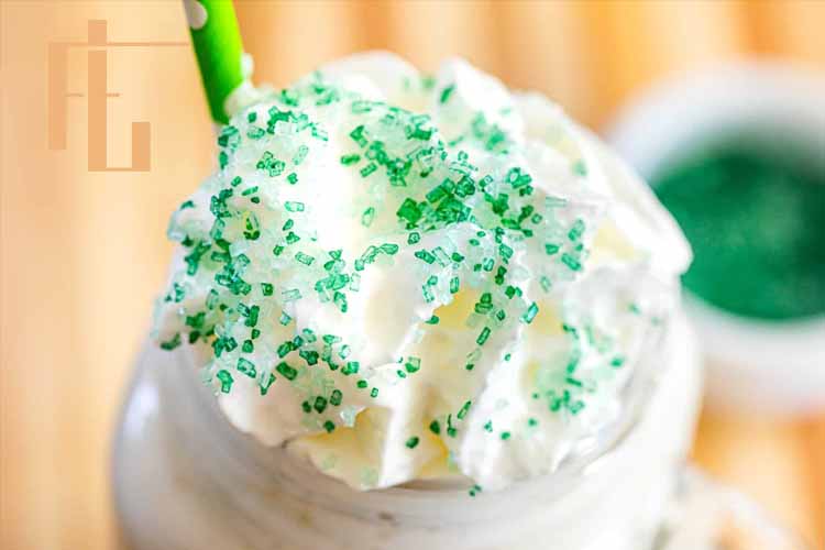 Creamy Pistachio Iced Coffee – St Patricks Day coffee drinks
