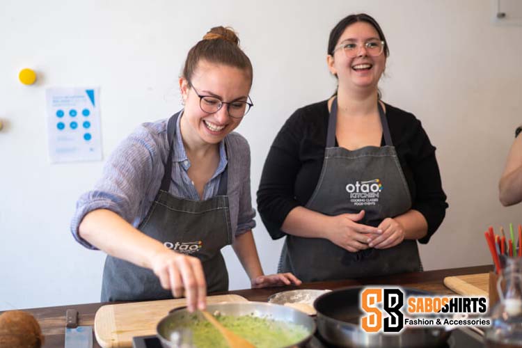 Meaningful Birthday Gift for Mom from Daughter: 20 Heartfelt Ideas She’ll Treasure | Lifestyleazz Blog A Cooking Class with a Twist - Birthday gift for Mom from daughter